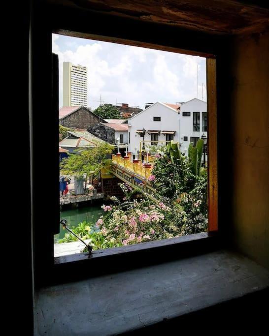 Leju 21 樂居 Explore Malacca From A Riverside House Exterior photo